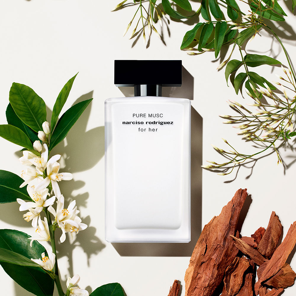 Pure Musc Eau de Parfum spray view 2