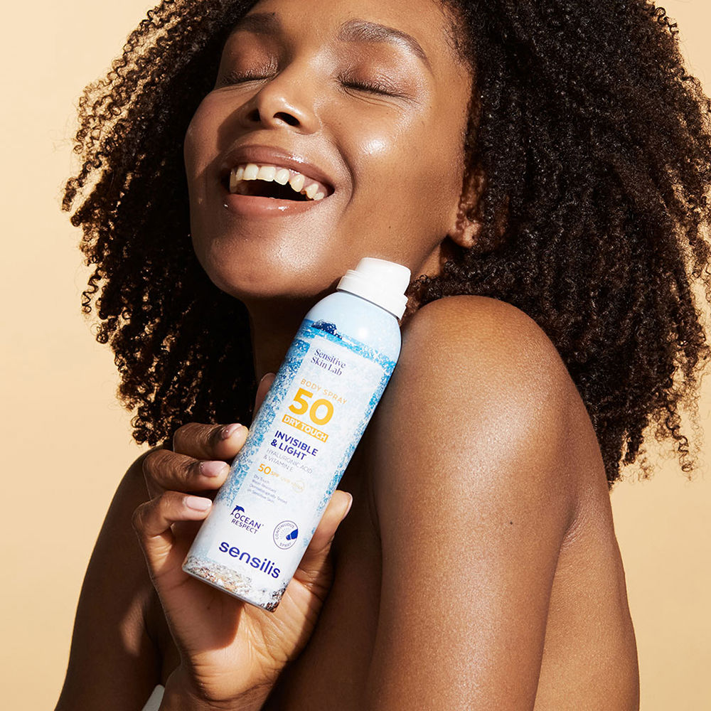 INVISIBLE & LIGHT body spray SPF50+ Sunscreen Sensilis - Perfumes Club