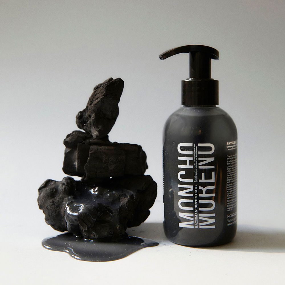 バスマン デトックスヘア チャコール シャンプー Moncho Moreno、浄化
