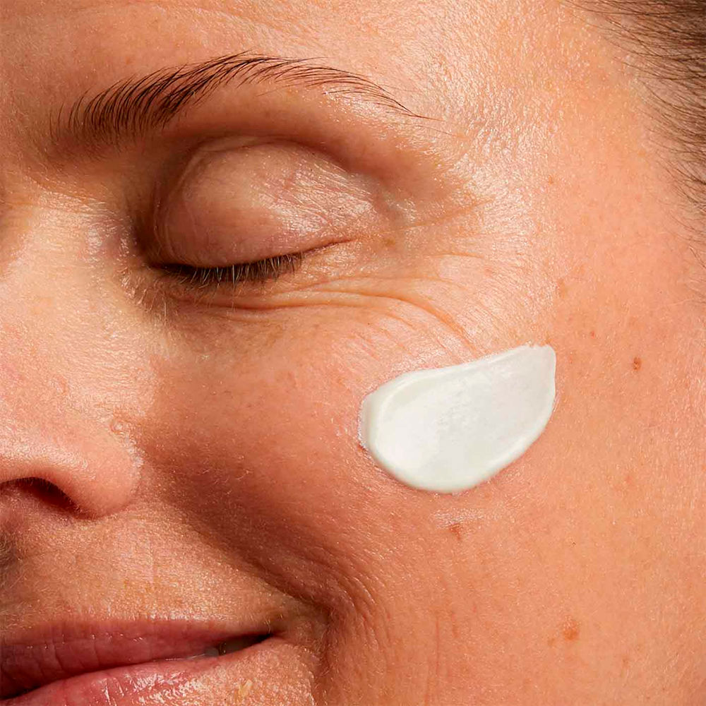 Clarins NUTRI-LUMIÈRE revitalizing anti-stain cream SPF15