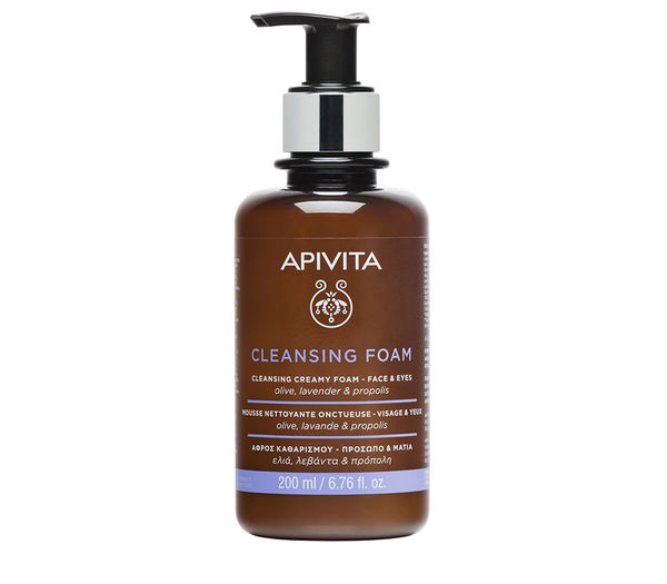 クレンジングフォームクリーム – 顔と目 泡状の洗顔料とメイク落とし