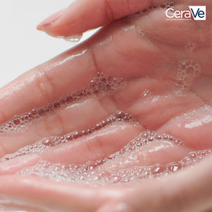 Foaming cleansing gel