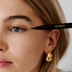 DESIGNING liquid eyeliner