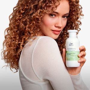 ELEMENTS Natürliches beruhigendes Shampoo für trockene oder empfindliche Kopfhaut