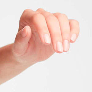 NAIL LACQUER Nail polish lasting up to 7 days