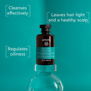 Balancing shampoo for oily hair with mint and propolis