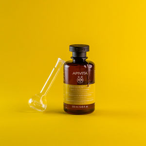 MAIGS ŠAMPŪNS IKDIENAS LIETOŠANAI Mitrina, nodrošina maigumu un elastību