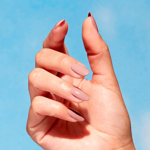 NATURE STRONG esmalte de uñas natural