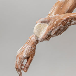 AHA & SHEA butter renewing body wash