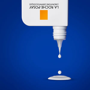 ANTHELIOS UV-MUNE 400 DERMOPEDIATRICS moisturizing fluid SPF50+
