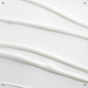 ACIDIC COLOR GLOSS conditioner enhances the shine of your color