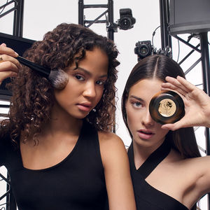 TEINT IDOLE ULTRA WEAR SKIN TRANSFORMING radiant glow highlighter