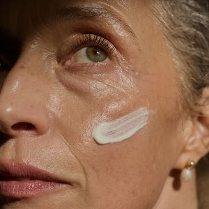 SILKY BRONZE anti-ageing sun care for face SPF50