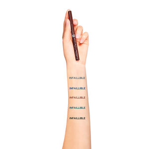 INFAILLIBLE precision eyeliner