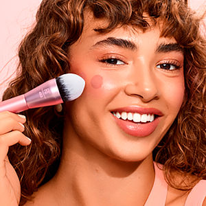 POWER PIGMENT blush brush
