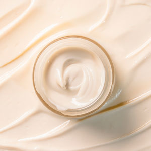 PFLEGENDES natürliches Deodorant von Microbiome