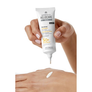 HELIOCARE 360° ACNIMAT protector solar sistema antiimperfecciones y matificante SPF50+
