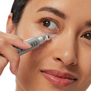 ALL ABOUT EYES sérum iluminador concentrado