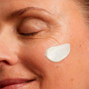 NUTRI-LUMIÈRE revitalizing anti-stain cream SPF15
