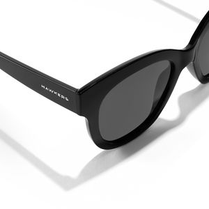 AUDREY RAW polarized
