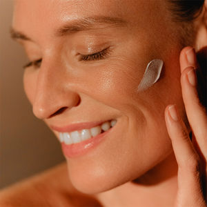 SUNLEYA Soin solaire anti-âge SPF50+