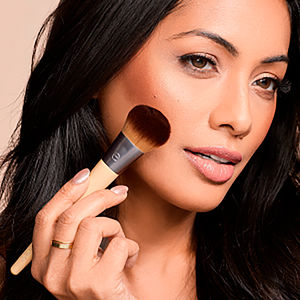 BLUSH + HIGHLIGHT brush duo