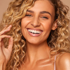 GLOW OIL illuminating body oil