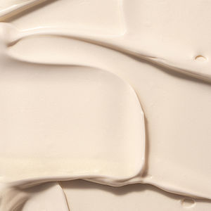 GRADUAL TANNING illuminating self-tanner