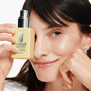 DRAMATISCH ANDERE hydraterende lotion + SPF50