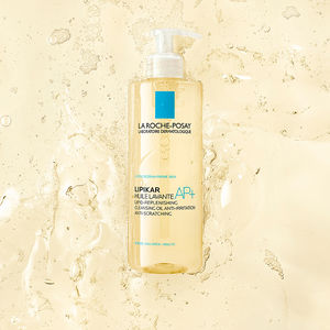 LIPIKAR AP+ cleansing oil, anti-irritation body cleanser for atopic skin