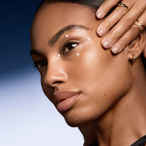 ADVANCED NIGHT REPAIR EYE LIFT + SCULPT eye contour