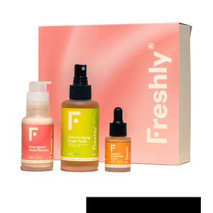 Skincare set Freshly Cosmetics Etui za rutinsko uživanje esencialnega vitamina C kupite na spletu