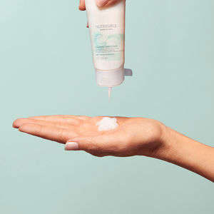 NUTRICURLS Spülung für lockiges und welliges Haar