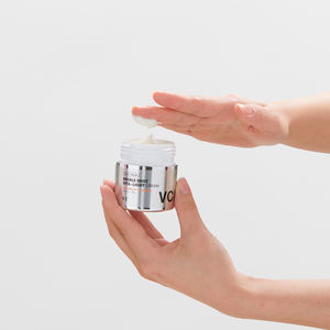 VT REEDLE SHOT VITA-LIGHT brightening face cream