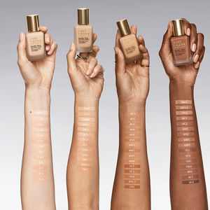 DOUBLE WEAR stay-in-place makeup SPF10