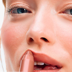 CHUBBY STICK moisturizing lip balm with color