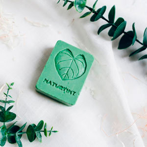 Solid shampoo for frequent use