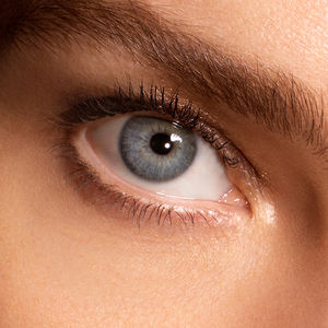 ABEILLE ROYALE rejuvenating and repairing eye treatment