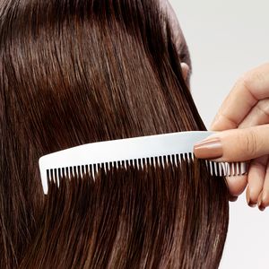 HYDRE professionele reinigende en hydraterende shampoo voor intense hydratatie en voeding.