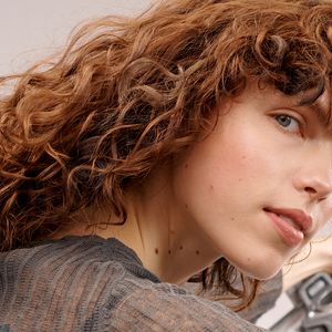 POTION 9 leave-in conditioner stylingbehandeling voor intense hydratatie en zachtheid.