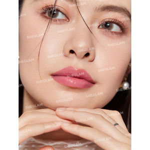 Błyszczyk do ust POUT-PERFECT SHINE zwiększający objętość
