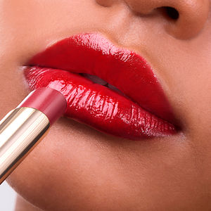 COLORS intensyviai drėkinamųjų lūpų dažų papildymas