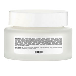 Umgestaltende und regenerierende Gesichtscreme