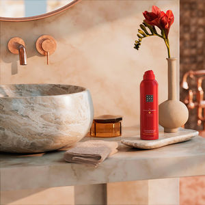 THE RITUAL OF AYURVEDA foaming shower gel