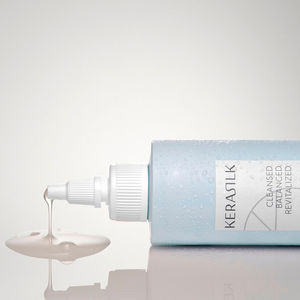 SPÉCIALISTES en soins exfoliants du cuir chevelu et des cheveux