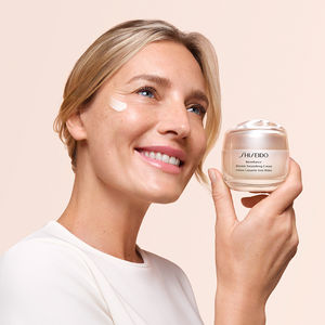 BENEFIANCE WRINKLE SMOOTHING CREAM CASE