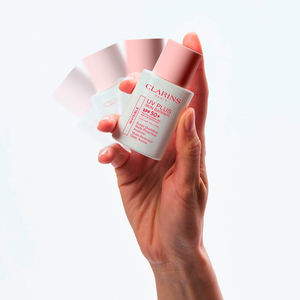 Écran solaire visage UV PLUS SKIN BARRIER SPF50+