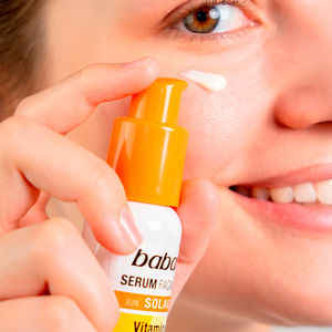 VITAMIN D serum facial SPF50+