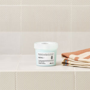 MINU illuminating fast conditioner for coloured hair