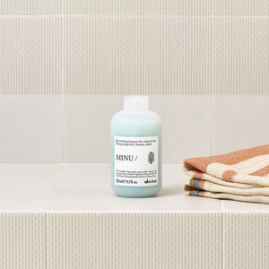 MINU illuminating shampoo for coloured hair